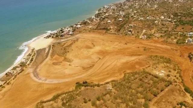 Le-port-du-futur-en-eau-profonde-de-Dayane-Senegal-inquiete-ecologistes-et-pecheurs copie